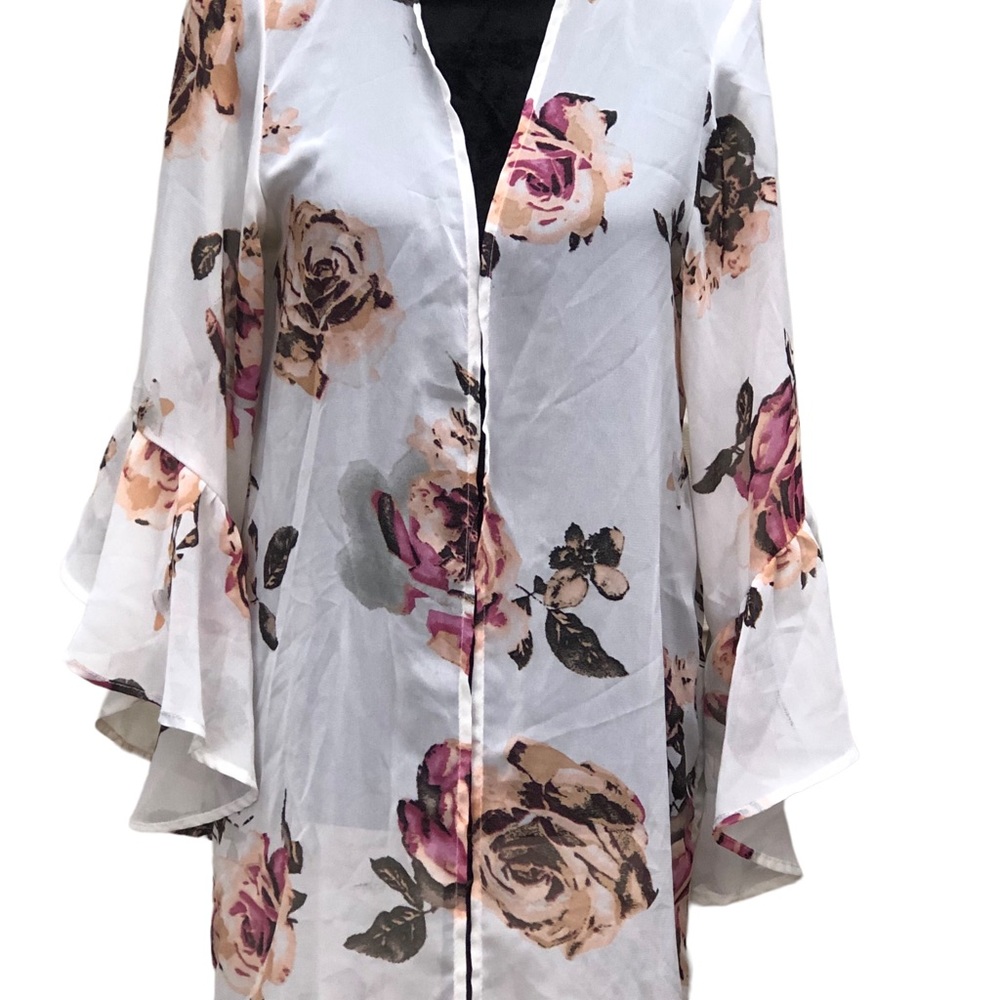 Ivy & Main Large Rose Sheer Kimono size S/M - Picture 3 of 12